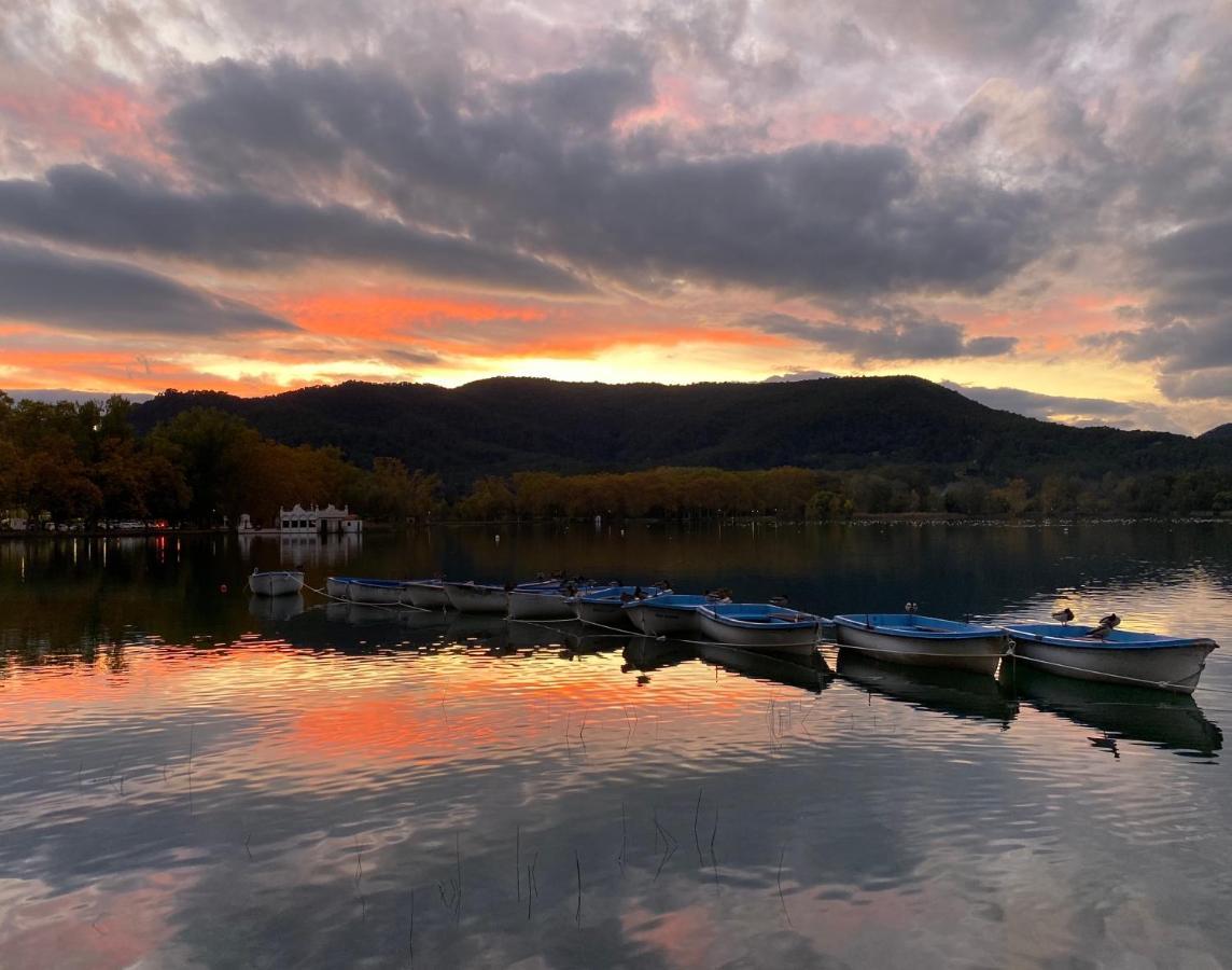 JASALPI único apartamento delante del Lago de Banyoles Exterior foto